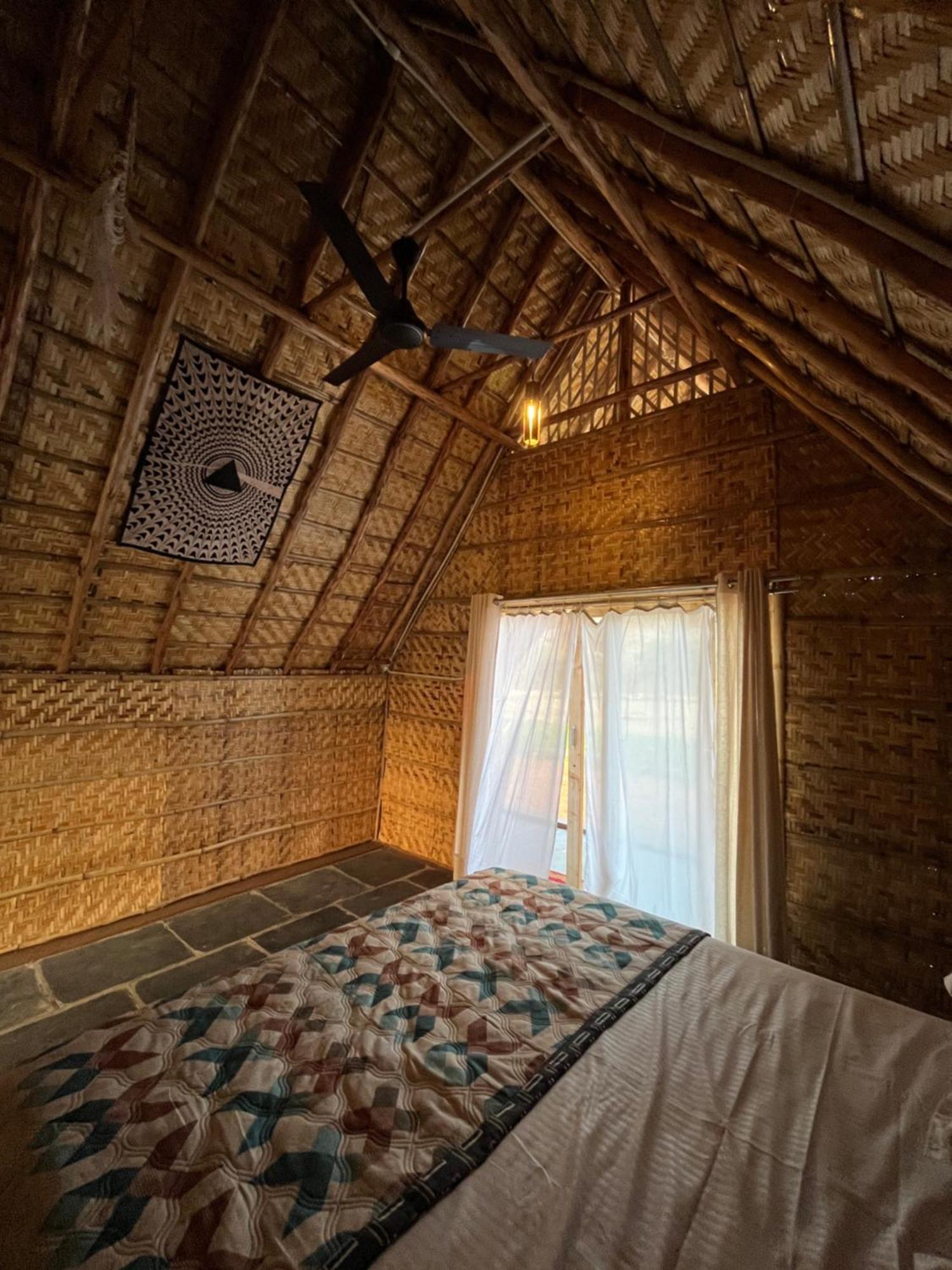 Hotel Tropical Hampi Extérieur photo