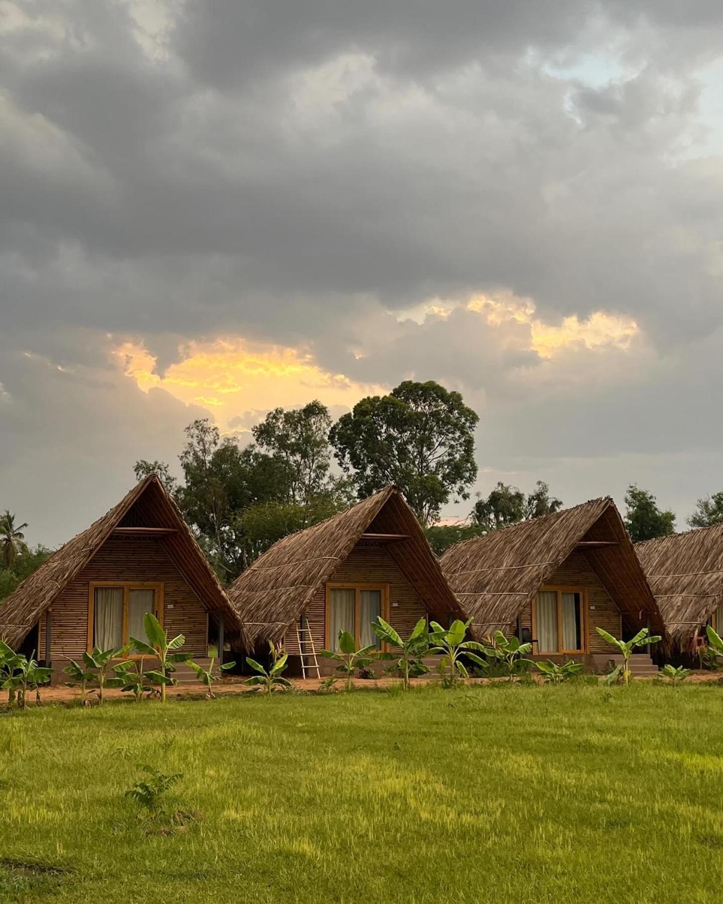 Hotel Tropical Hampi Extérieur photo
