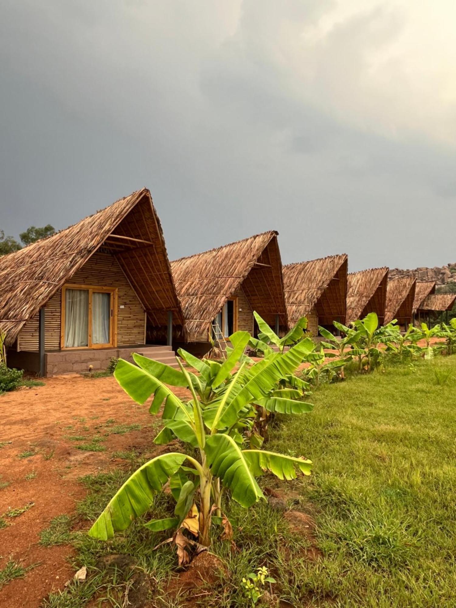 Hotel Tropical Hampi Extérieur photo
