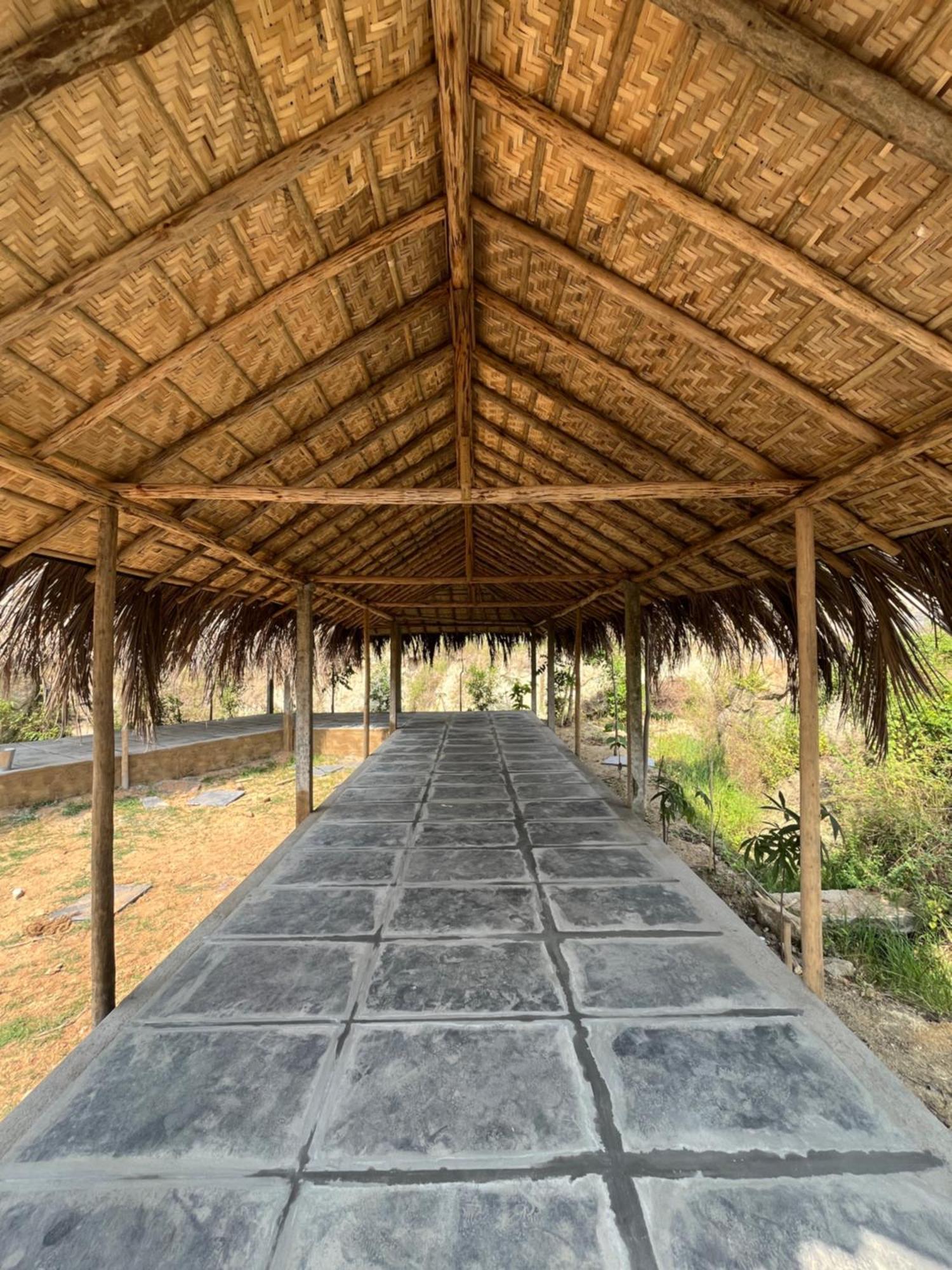 Hotel Tropical Hampi Extérieur photo