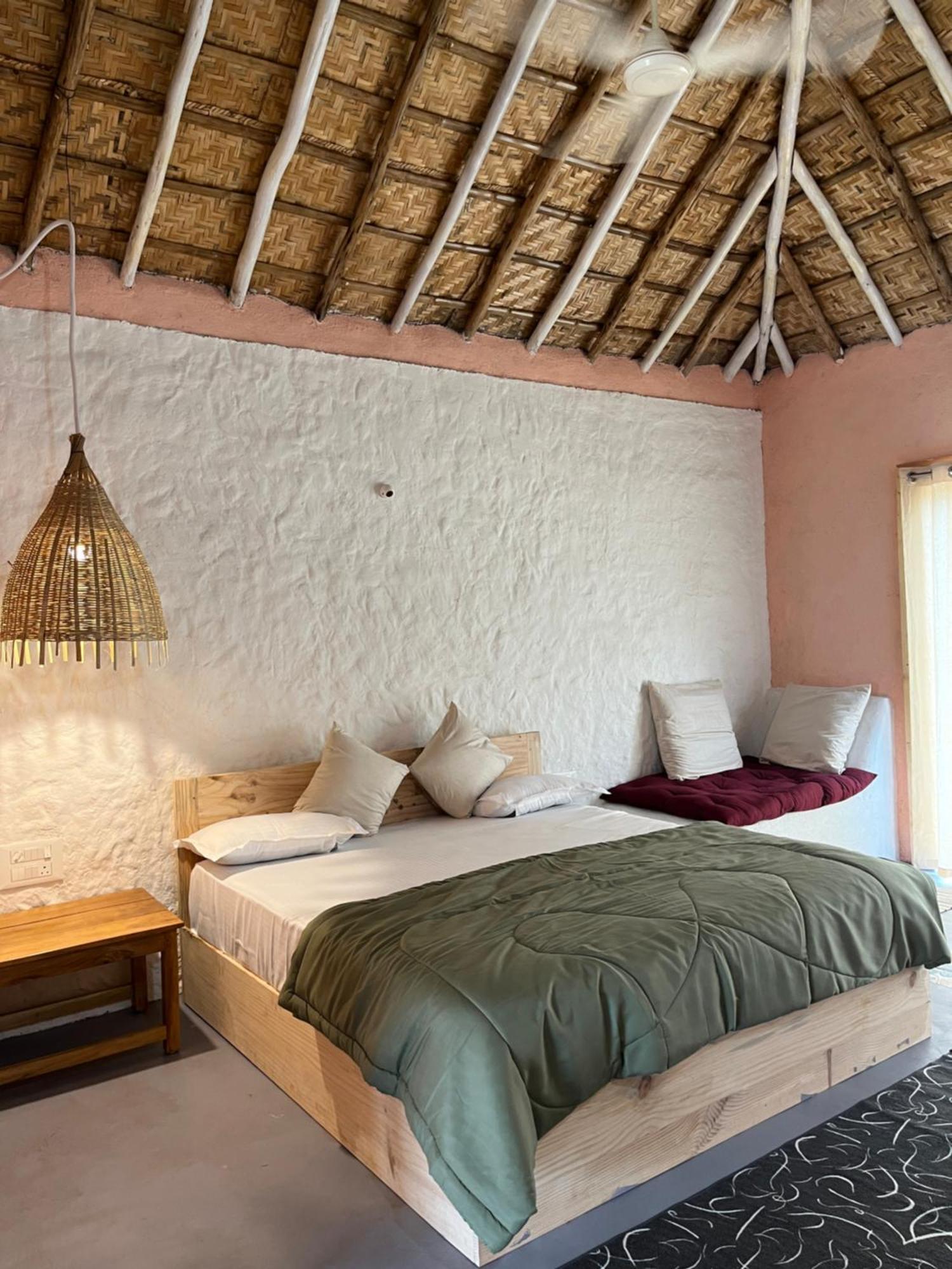 Hotel Tropical Hampi Extérieur photo