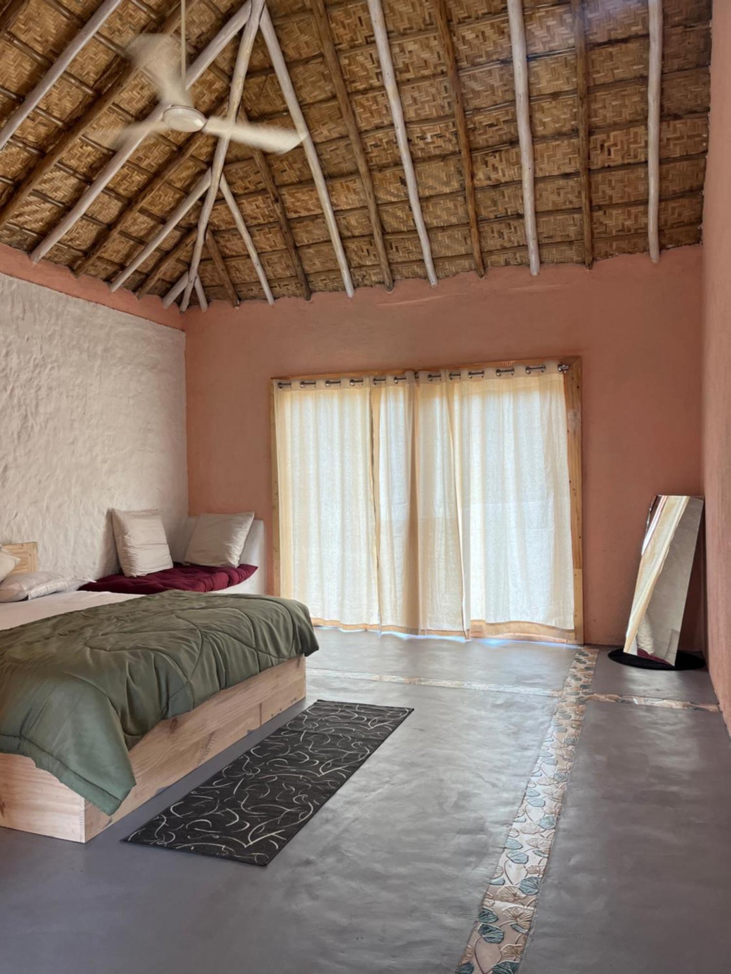 Hotel Tropical Hampi Extérieur photo