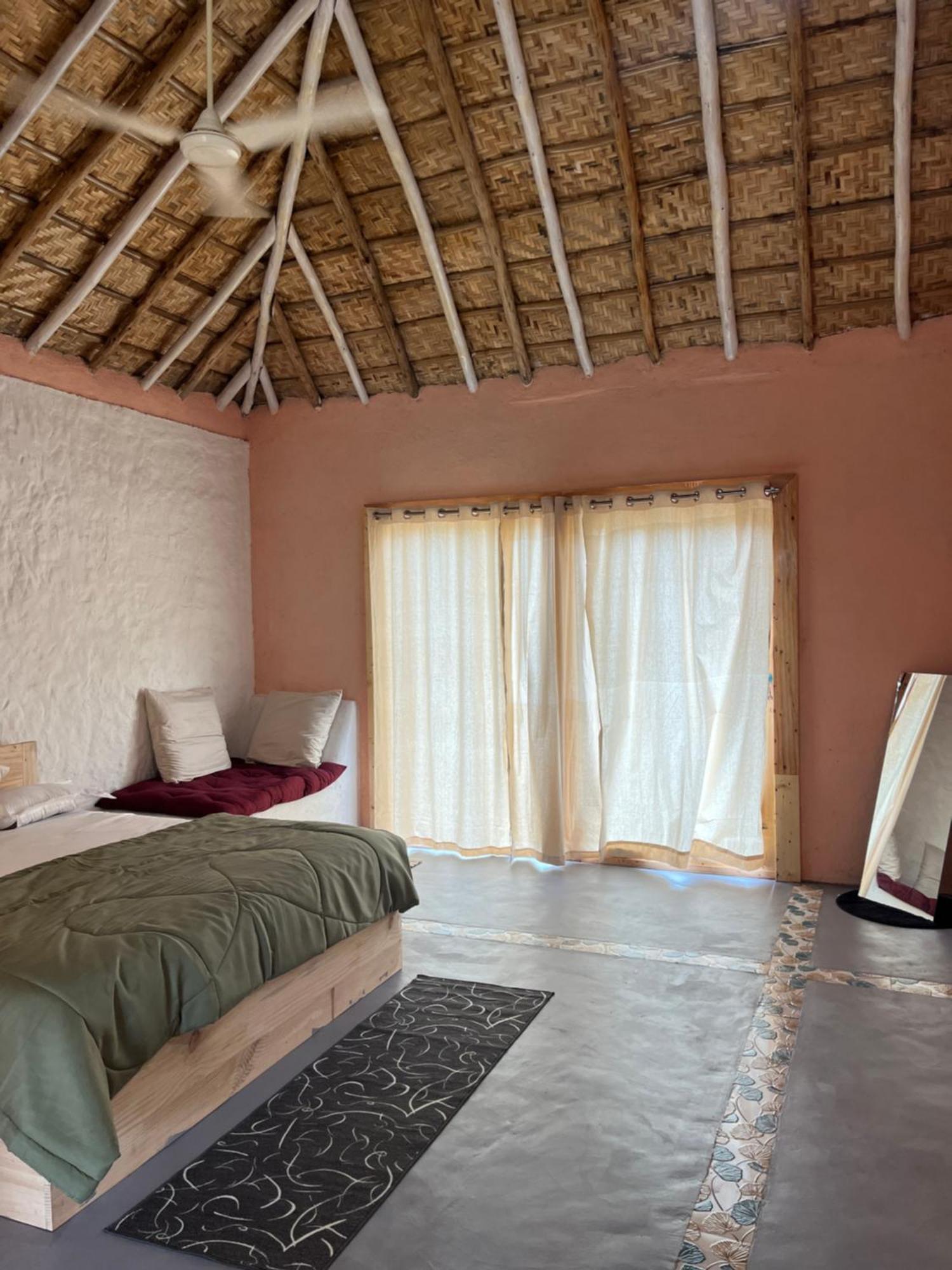 Hotel Tropical Hampi Extérieur photo