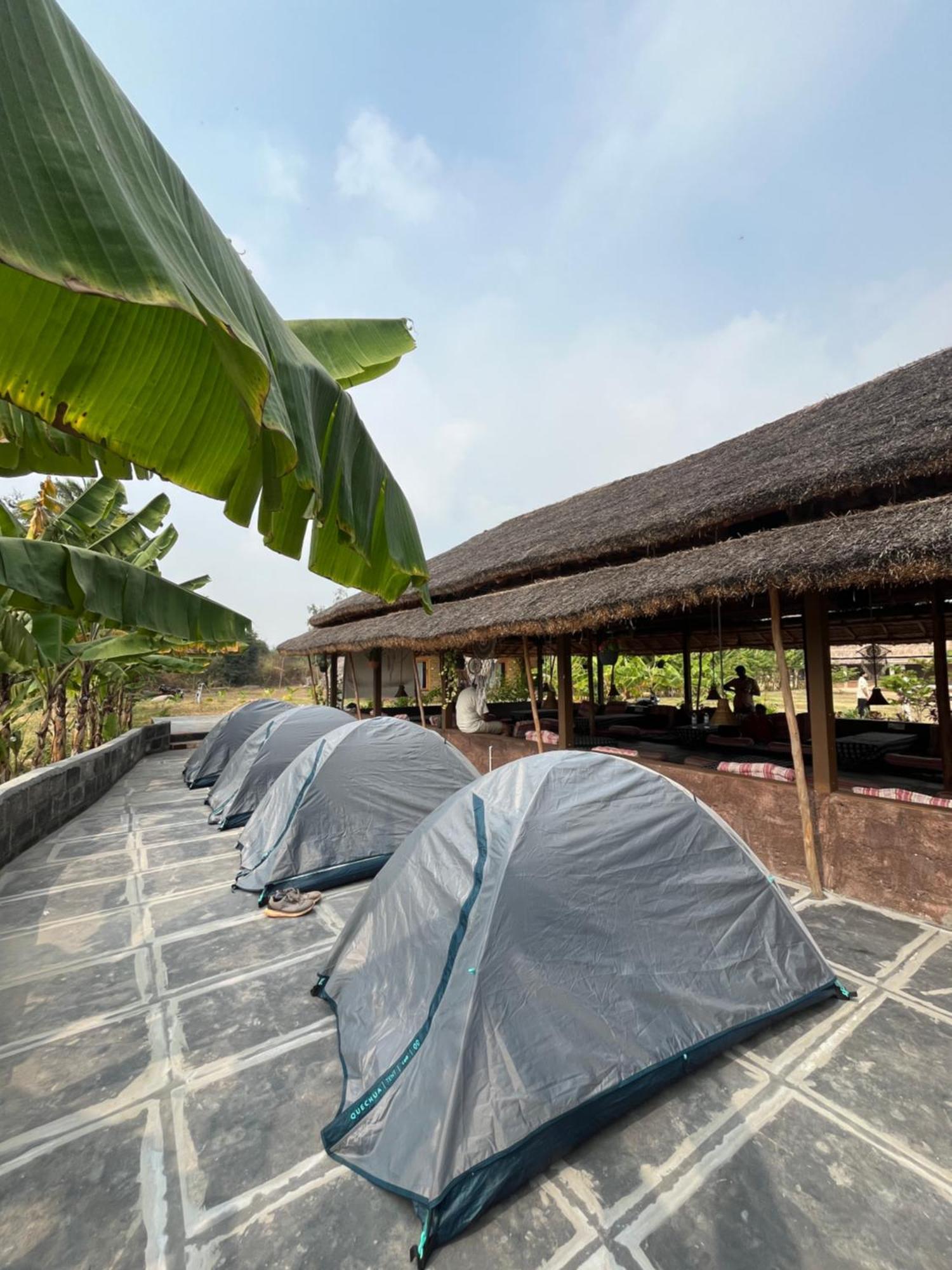 Hotel Tropical Hampi Extérieur photo